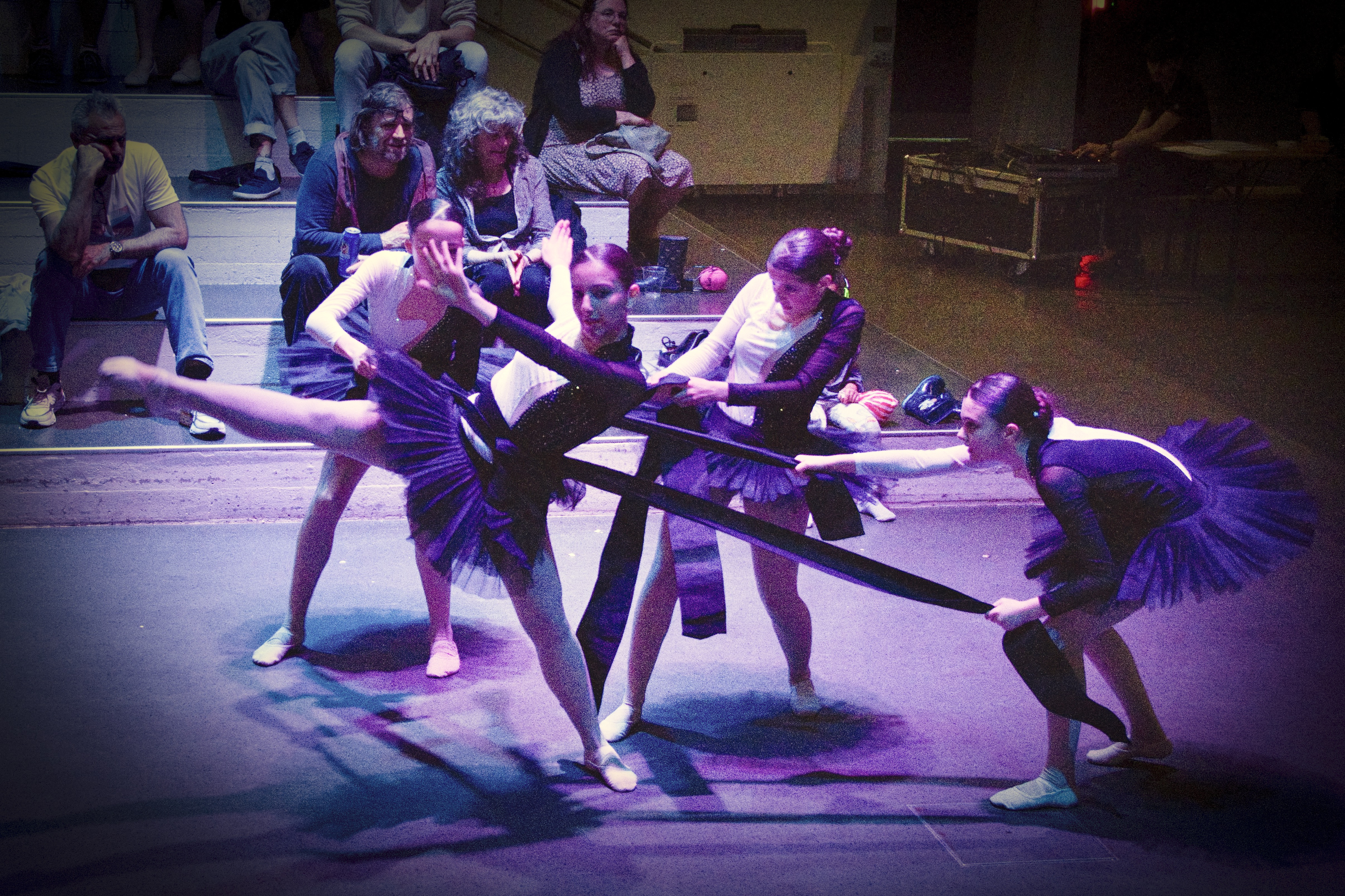 StageArt dancers finishing a phrase at ZuriTanzt 2026
