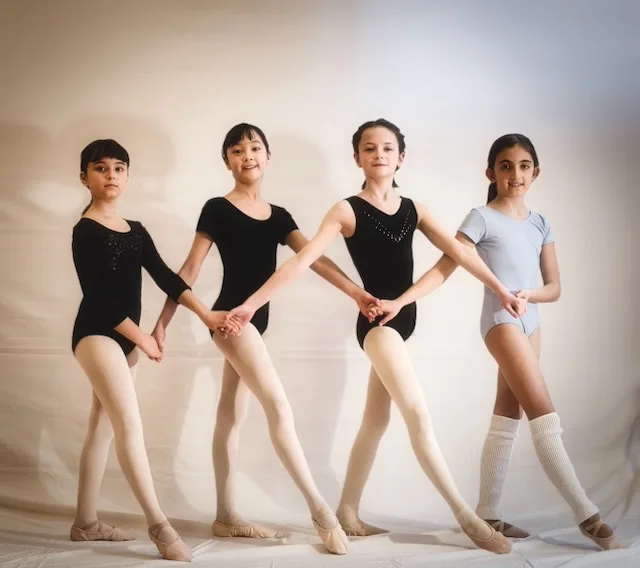 Choreographic modern dancer in pose