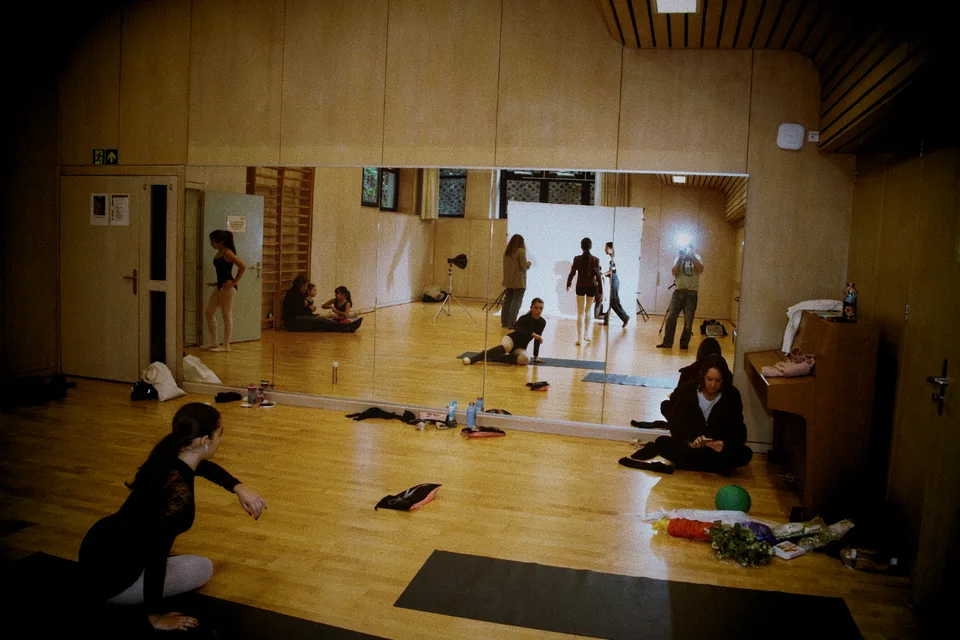 Choreographic modern dancer in pose